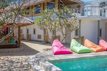 تختخواب و صبحانه Villa Shelra