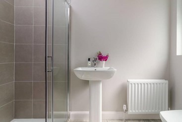 Malone Premium Cottage City Centre Access