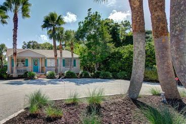 Seaturtle Cottage By Hodnett Cooper