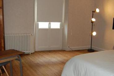 تختخواب و صبحانه Les Chambres Du Mail