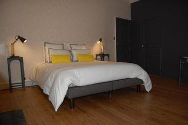 تختخواب و صبحانه Les Chambres Du Mail