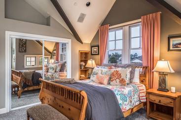 3703 La Gloria Cottagebythesea