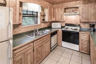 123 Rising Hill Two Bedroom Cabin
