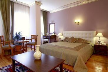 Hotel Uyan   Special Class