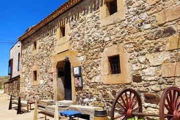 הוסטל Posada Real La Vieja Chimenea Spa