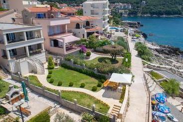 پانسیون Apartments Lux Lukic