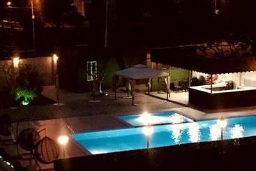 پانسیون Georgian Wine House