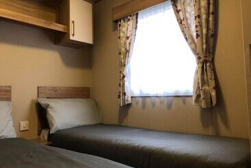 استراحتگاه Towervans Caravan Park