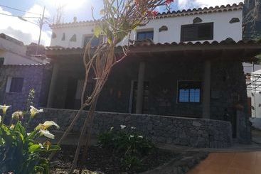کلبه Casa Del Nublo
