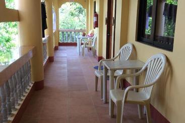 호텔 Cherrys Home Rooms For Rent