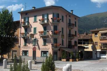 Отель Albergo Centrale