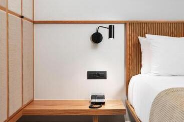 هتل Caravia Beach