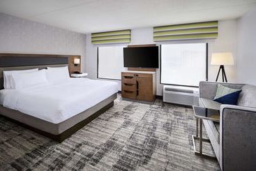 هتل Hampton Inn & Suites By Hilton Windsor