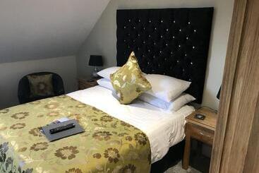 فندق The Waterhead Inn  The Inn Collection Group