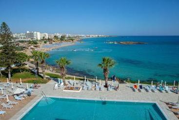 Protaras Nausicaa Villa