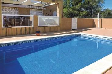 Amazing Home In F 43893 Miami Platja With 2 Bedrooms, Outdoor Swimming Pool And Swimming Pool - Les Planes del Rei