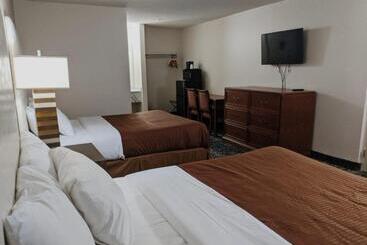 هتل Falls Lodge & Suites
