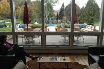 هتل Mountain Road Resort At Stowe