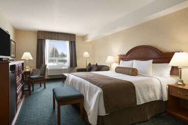 בית מלון כפרי Travelodge By Wyndham Strathmore