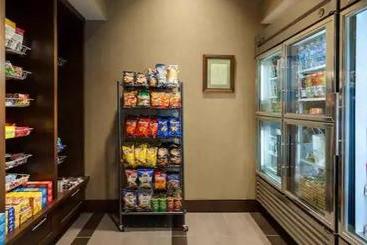 هتل Hilton Garden Inn Kalamazoo