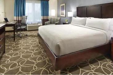 هتل Hilton Garden Inn Kalamazoo