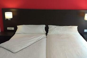 פנסיון Hostal Meson De Paco