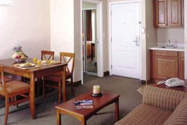 هتل Voco Saltillo Suites, An Ihg