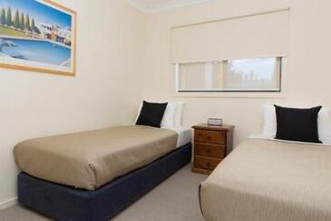 هتل Mccracken Country Club