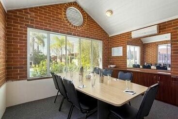 هتل Comfort Apartments South Perth