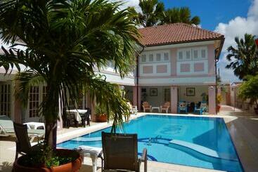 هاستل Kamerlingh Villa