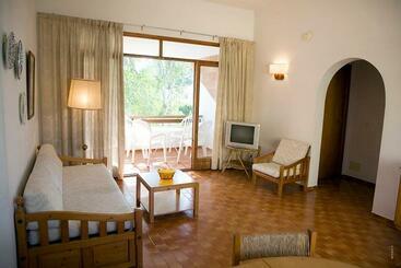 Apartamentos Leo