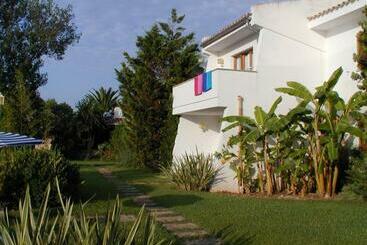 Apartamentos Leo
