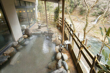 هتل Royal Yamanaka Onsen Kajikaso