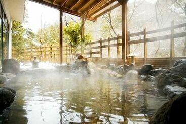 هتل Royal  Yamanaka Onsen Kajikaso