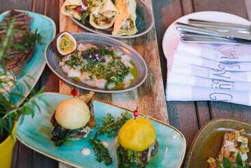 בית מלון כפרי Mercure Avignon Gare Tgv