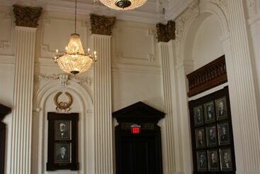 هتل Grand Royale Clarion Collection