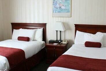 هتل Grand Royale Clarion Collection