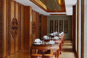 هتل Sheraton Jiuzhaigou Resort