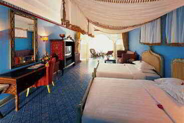 هتل The HNA Beach & Spa Resort