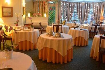 בית מלון כפרי L Hôtel Le Cheval Noir