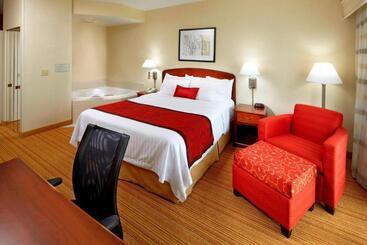 هتل Courtyard Newark Granville