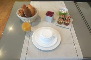 هتل Hôtel Du Parc Saint Charles