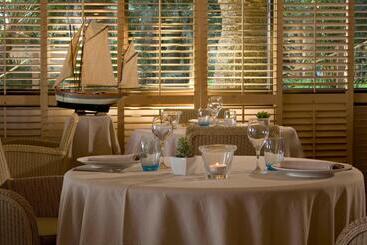 فندق La Pinède Plage