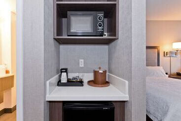 בית מלון כפרי Hampton Inn & Suites Palm Desert