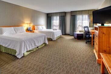 هتل Hampton Inn & Suites By Hilton Petoskey
