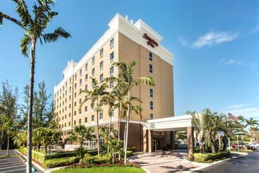 בית מלון כפרי Hampton Inn By Hilton Hallandale Beach Aventura