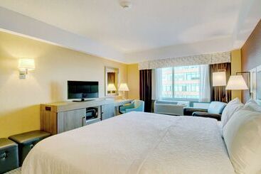هتل Hampton Inn & Suites Boston Crosstown Center