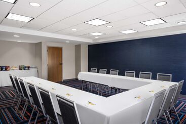 Отель Hampton Inn & Suites State College At Williamsburg Square