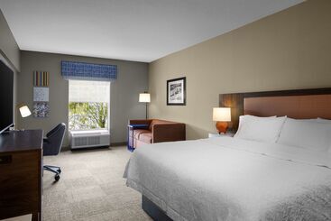 فندق Hampton Inn & Suites State College At Williamsburg Square