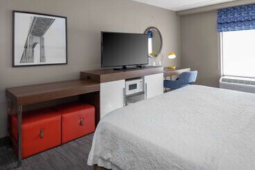 هتل Hampton Inn Woodbridge